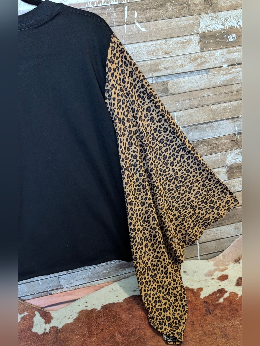 New Handcrafted Free Bird Graphic W Leopard Print Bat Winged Sleeves - Picture 9 of 11